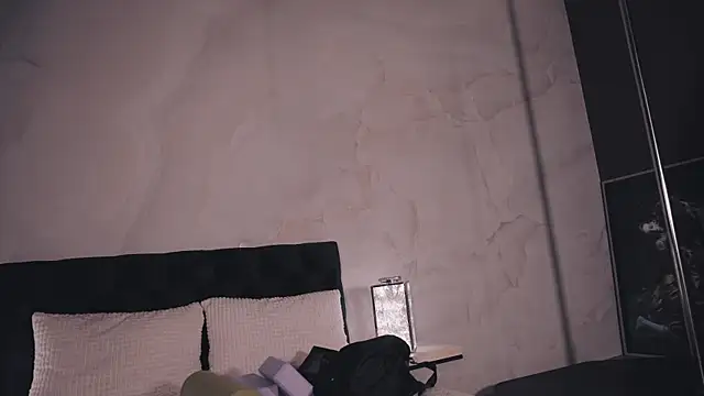 Snapshot of U_KINKY chatting on 09/25/25, 01:15 U KINKY online show from 09/25/25, 01:15