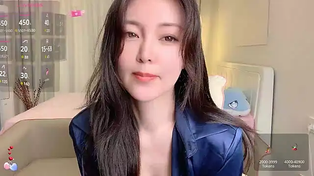 Snapshot of Ada-xixi chatting on 02/21/25, 04:18 Ada-xixi online show from 02/21/25, 04:18