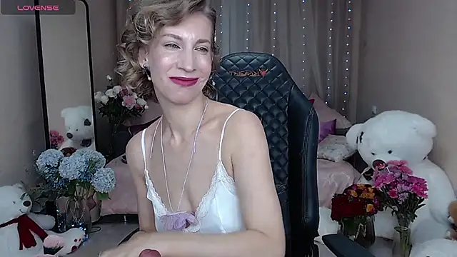 Snapshot of AdrianaSea chatting on 09/21/25, 05:20 AdrianaSea online show from 09/21/25, 05:20