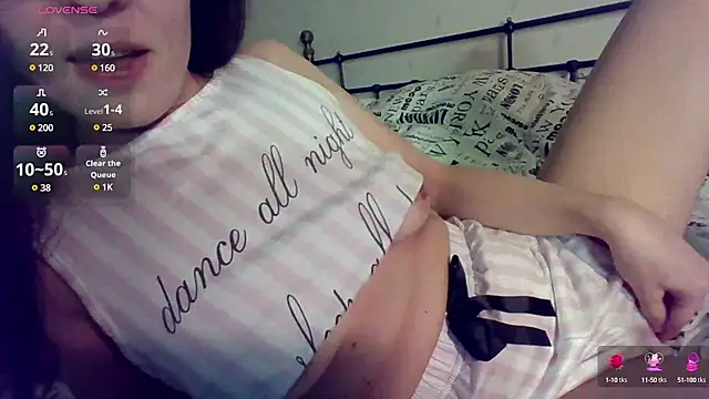 Snapshot of Athena_play chatting on 03/11/25, 09:37 Athena play online show from 03/11/25, 09:37