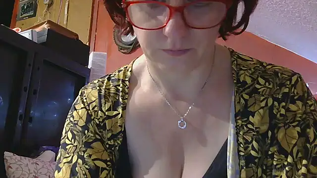 Snapshot of lanax chatting on 10/10/25, 12:04 lanax online show from 10/10/25, 12:04