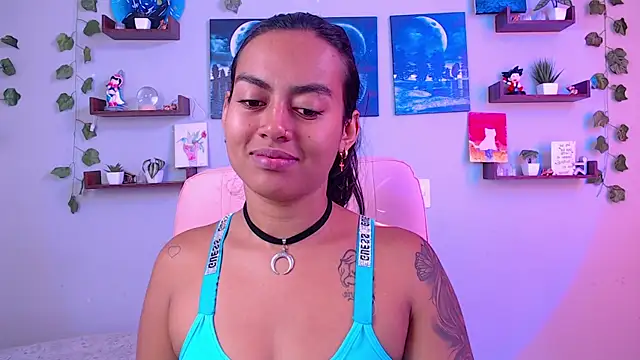 Snapshot of macey_elliot_ chatting on 01/31/25, 01:56 macey elliot online show from 01/31/25, 01:56