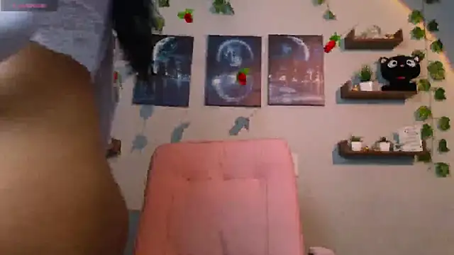 Snapshot of macey_elliot_ chatting on 03/14/25, 01:02 macey elliot online show from 03/14/25, 01:02