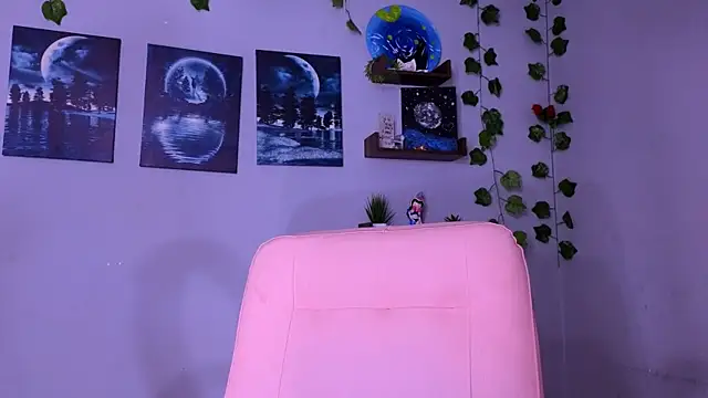 Snapshot of macey_elliot_ chatting on 10/14/25, 10:27 macey elliot online show from 10/14/25, 10:27