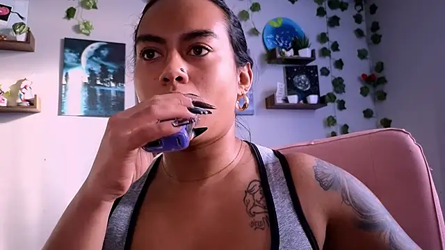 Snapshot of macey_elliot_ chatting on 10/23/25, 11:53 macey elliot online show from 10/23/25, 11:53