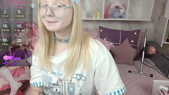 MeowkaKitty online show from 11/03/25, 02:13