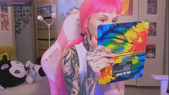 Snapshot of Britney_Lynch chatting on 10/23/25, 12:37 Britney Lynch online show from 10/23/25, 12:37