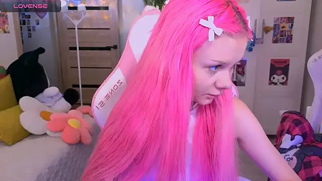 Snapshot of Britney_Lynch chatting on 10/26/25, 12:44 Britney Lynch online show from 10/26/25, 12:44