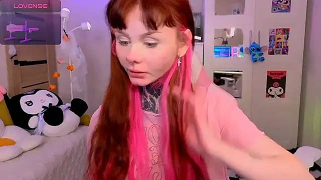 Snapshot of Britney_Lynch chatting on 11/03/25, 08:54 Britney Lynch online show from 11/03/25, 08:54