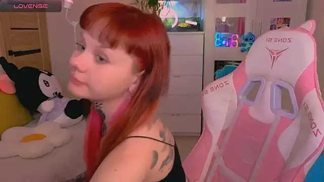 Snapshot of Britney_Lynch chatting on 11/07/25, 09:59 Britney Lynch online show from 11/07/25, 09:59