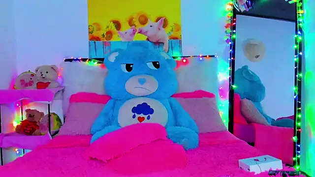 Snapshot of Candy_Candy__ chatting on 03/19/25, 06:57 Candy Candy online show from 03/19/25, 06:57