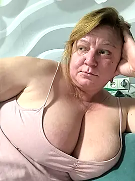 jusichka online show from 11/18/25, 06:23