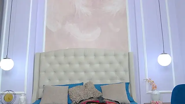 Snapshot of JoannaCox chatting on 02/17/25, 07:31 JoannaCox online show from 02/17/25, 07:31