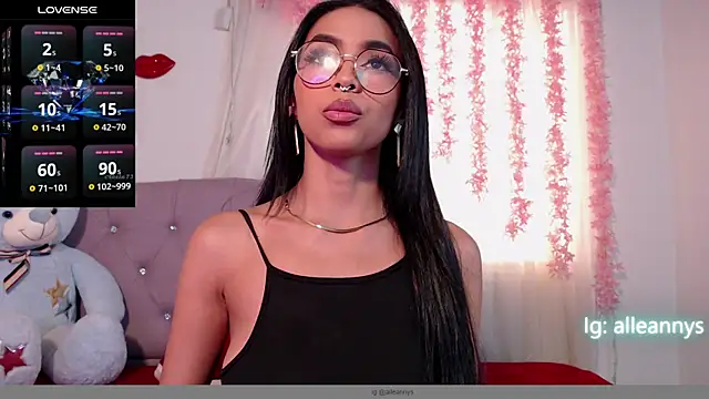 Snapshot of Alleanys_Cristal chatting on 03/03/25, 05:29 Alleanys Cristal online show from 03/03/25, 05:29