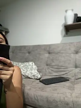 Snapshot of Zarah_Blare chatting on 02/24/25, 01:13 Zarah Blare online show from 02/24/25, 01:13