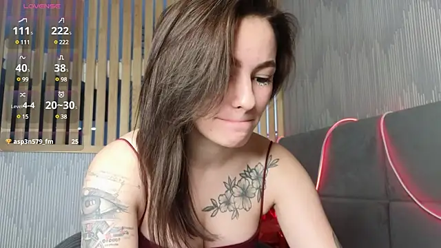 Snapshot of girl_with_snaketatto0 chatting on 02/16/25, 03:26 girl with snaketatto0 online show from 02/16/25, 03:26