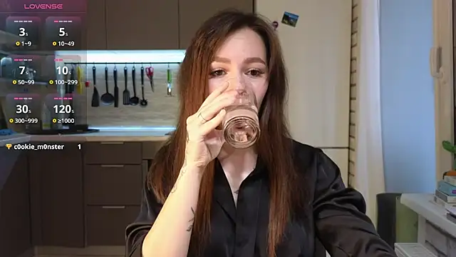 Snapshot of girl_with_snaketatto0 chatting on 03/19/25, 02:48 girl with snaketatto0 online show from 03/19/25, 02:48