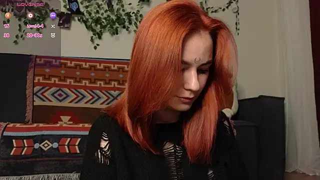 Snapshot of girl_with_snaketatto0 chatting on 11/14/25, 01:59 girl with snaketatto0 online show from 11/14/25, 01:59