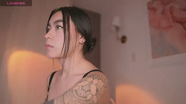 GigiLee  online show from 10/14/25, 10:32