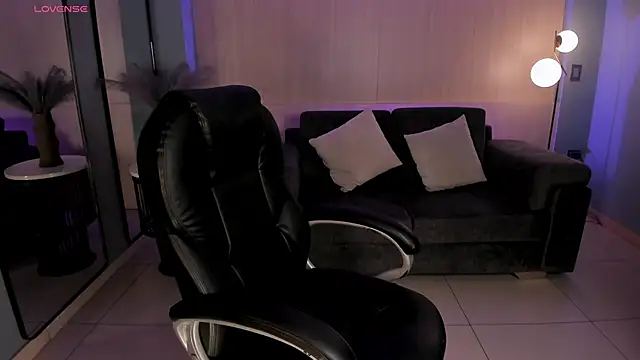 EloisaOlivero online show from 10/06/25, 11:40