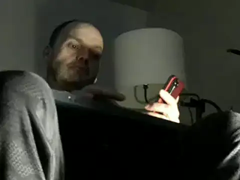 Snapshot of caressonnous chatting on 12/03/24, 10:40 caressonnous online show from 12/03/24, 10:40