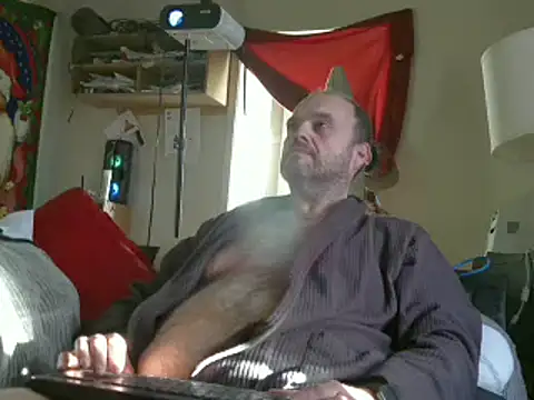 Snapshot of caressonnous chatting on 12/12/24, 07:04 caressonnous online show from 12/12/24, 07:04