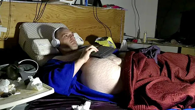 Snapshot of caressonnous chatting on 10/15/25, 03:34 caressonnous online show from 10/15/25, 03:34