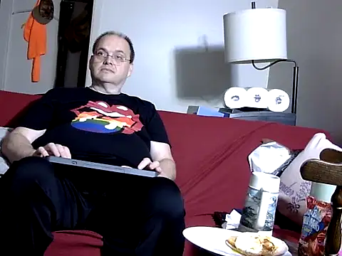 Snapshot of caressonnous chatting on 11/08/25, 01:11 caressonnous online show from 11/08/25, 01:11