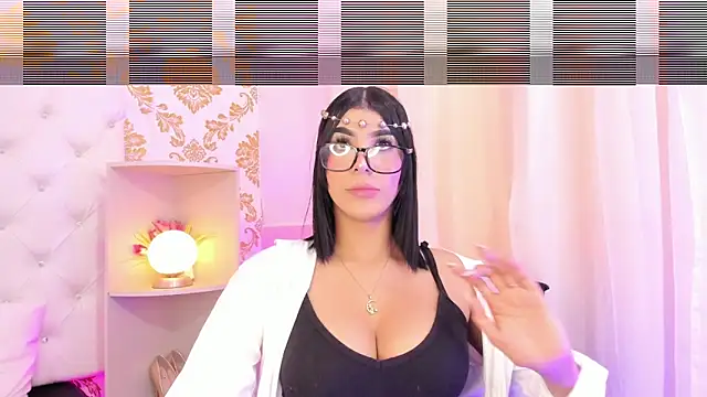 Snapshot of caressonnous chatting on 11/13/25, 07:46 caressonnous online show from 11/13/25, 07:46