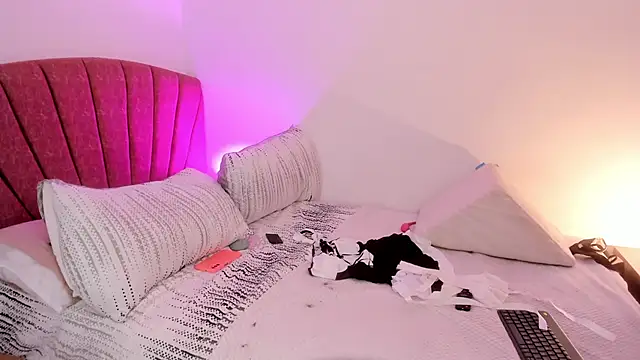 Snapshot of Melody_bonnie chatting on 11/06/25, 07:26 Melody bonnie online show from 11/06/25, 07:26