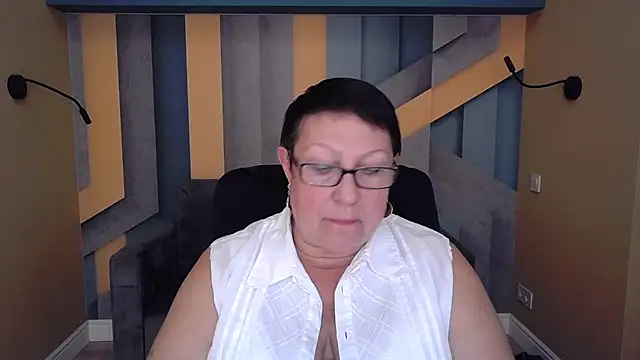 BarbaraTurners online show from 10/17/25, 06:21