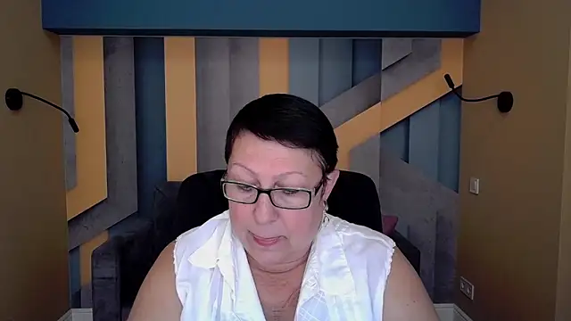 BarbaraTurners online show from 10/20/25, 06:19