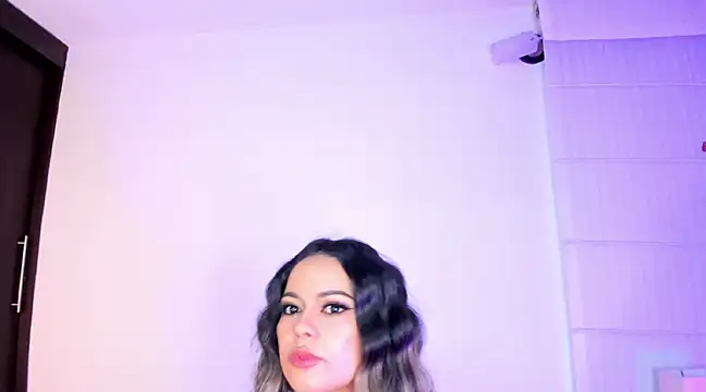 Snapshot of summer_holiday chatting on 12/17/24, 04:34 summer holiday online show from 12/17/24, 04:34