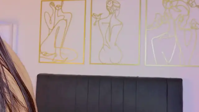 Snapshot of summer_holiday chatting on 10/12/25, 03:49 summer holiday online show from 10/12/25, 03:49