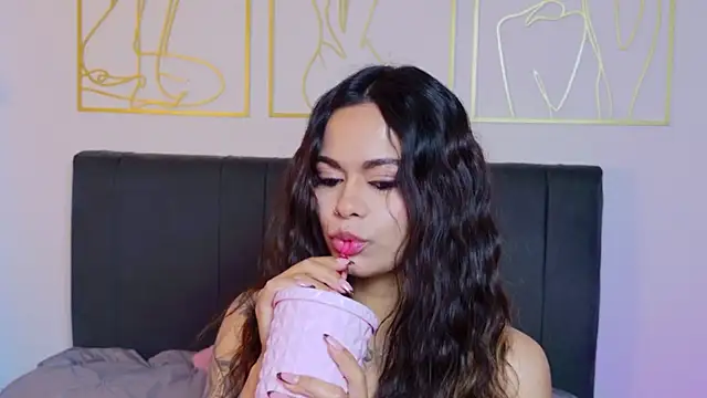 Snapshot of summer_holiday chatting on 10/14/25, 06:36 summer holiday online show from 10/14/25, 06:36