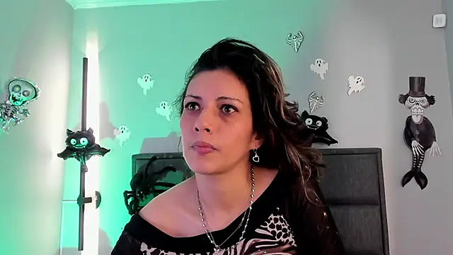 bulma bambina  online show from 10/27/25, 07:51