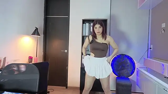 Snapshot of xalicesfantasyx chatting on 10/28/25, 01:53 xalicesfantasyx online show from 10/28/25, 01:53