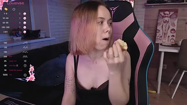 lucy mirror online show from 11/10/25, 08:30