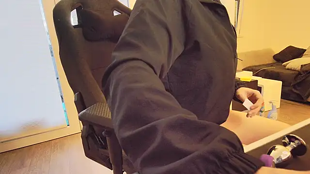 Hot ToyBoy6974 online show from 01/04/25, 03:17