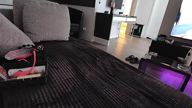 Hot ToyBoy6974 online show from 03/14/25, 06:53