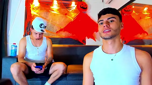 liam genner  online show from 10/22/25, 08:19