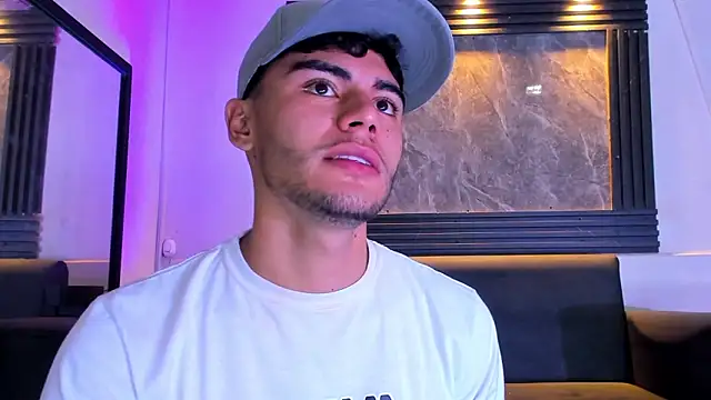 liam genner  online show from 11/10/25, 08:19