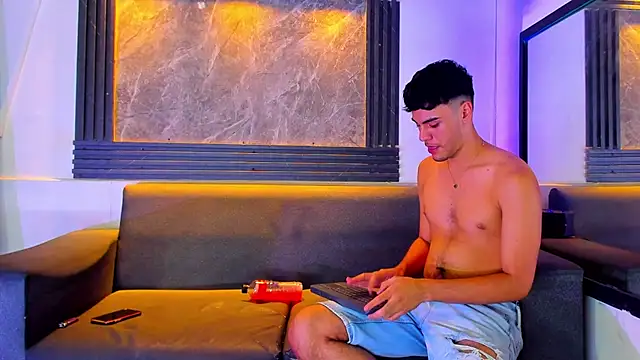 liam genner  online show from 11/20/25, 09:03