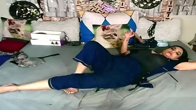 Snapshot of Indian_Blaze00 chatting on 10/29/25, 10:11 Indian Blaze00 online show from 10/29/25, 10:11