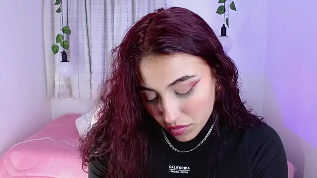 Snapshot of veronicaxx69 chatting on 12/17/24, 01:38 veronicaxx69 online show from 12/17/24, 01:38