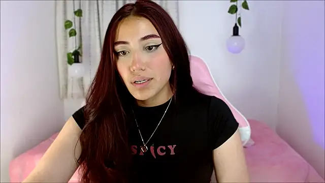 Snapshot of veronicaxx69 chatting on 12/29/24, 06:03 veronicaxx69 online show from 12/29/24, 06:03