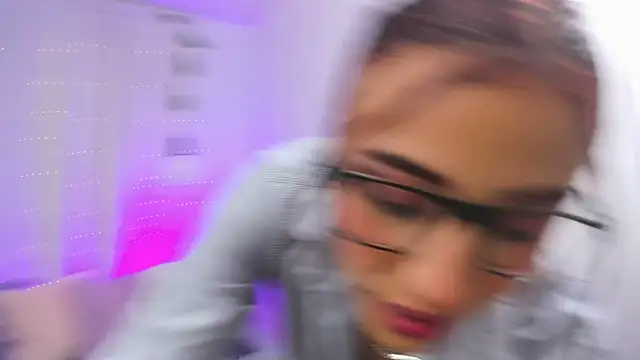 Snapshot of veronicaxx69 chatting on 02/20/25, 05:55 veronicaxx69 online show from 02/20/25, 05:55