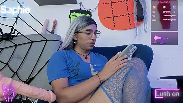 Snapshot of Sophiehuntress chatting on 10/25/25, 11:29 Sophiehuntress online show from 10/25/25, 11:29
