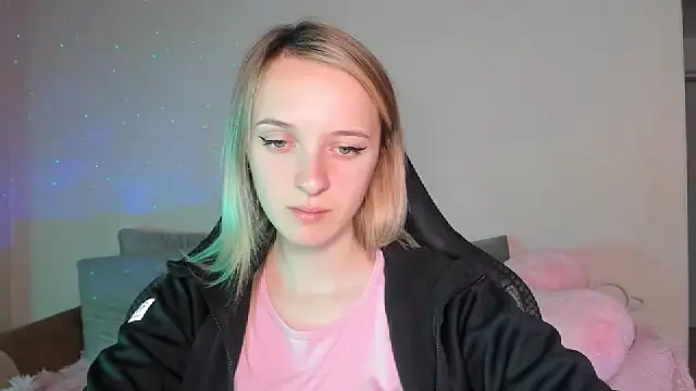 Snapshot of RouseReed chatting on 10/05/25, 06:34 RouseReed online show from 10/05/25, 06:34