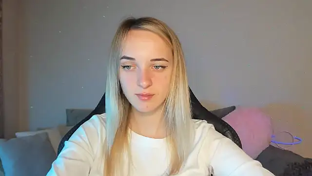 Snapshot of RouseReed chatting on 10/06/25, 06:33 RouseReed online show from 10/06/25, 06:33